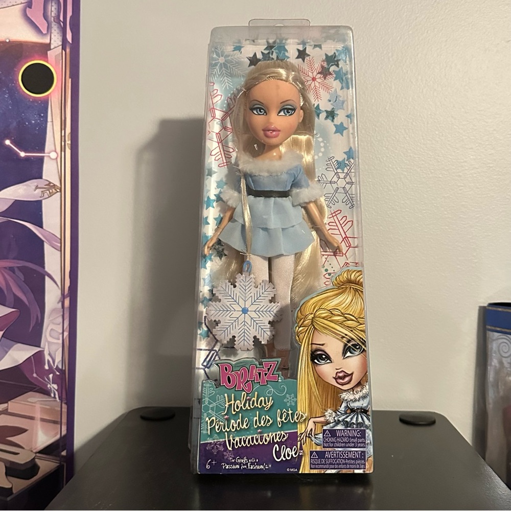 Bratz Holiday Doll with Blue Outfit France Edition Doll